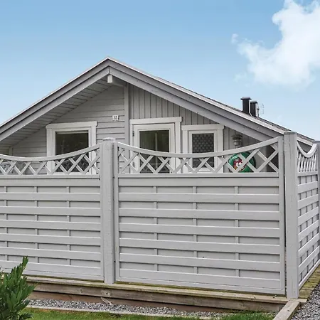 Feriehus Stunning In W/ 2 Bedrooms
