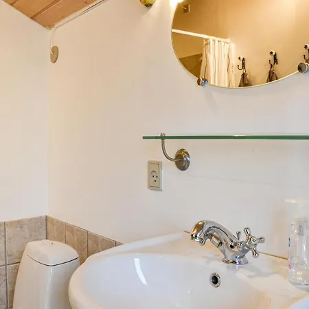 Stunning In W/ 2 Bedrooms *